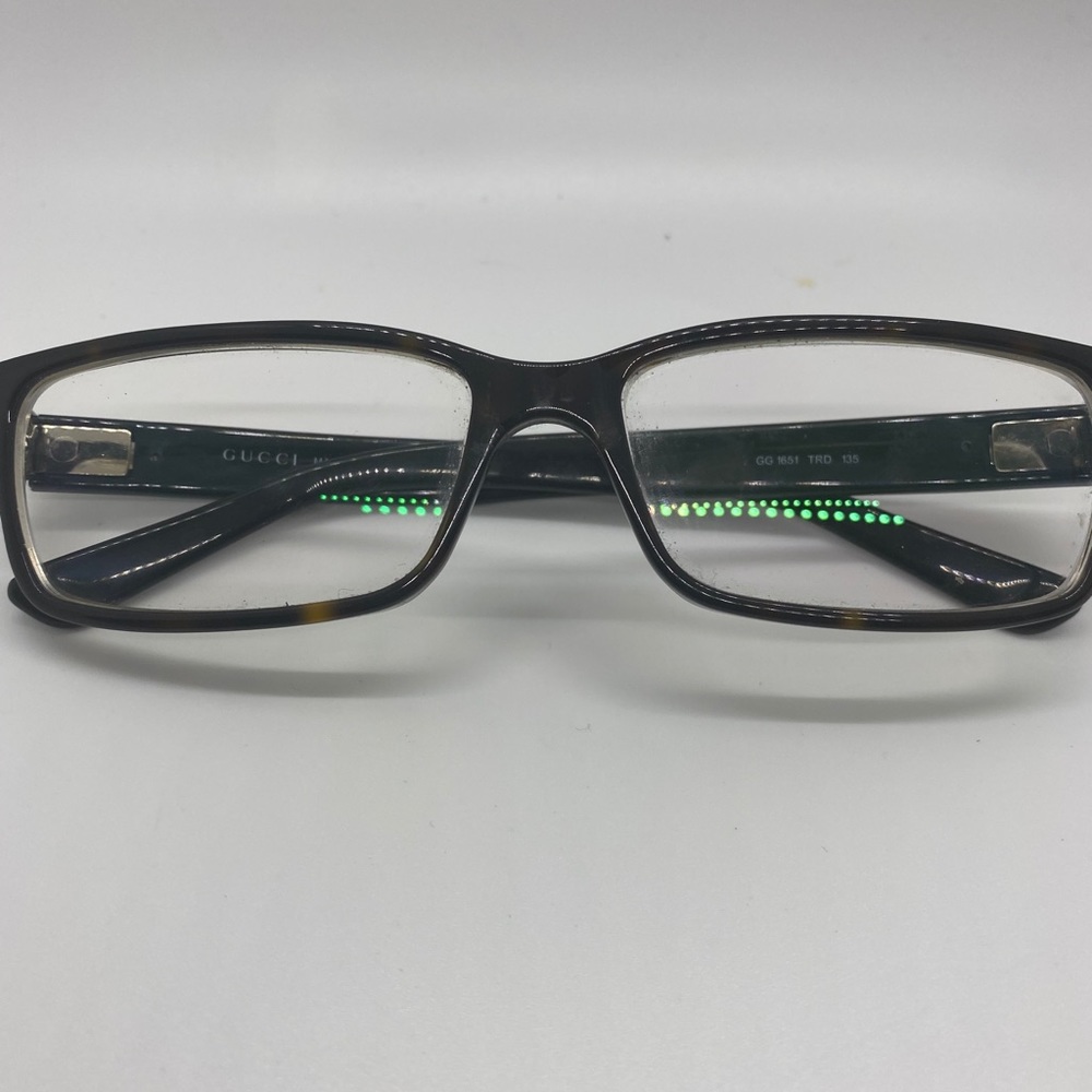 Gucci glasses prescription in the lens